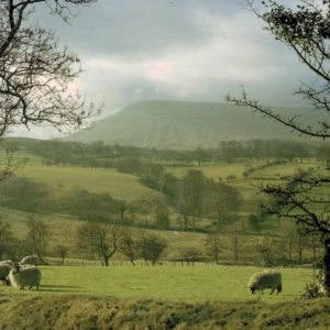 Pendle Hill Postcard – Country Cameos by Kenneth Oldham 2001