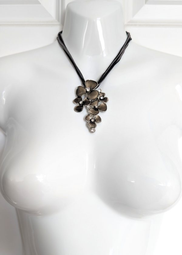 Jewel City Floral Statement Necklace – Gunmetal Flower Cluster