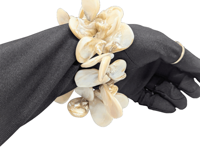 Vintage Mother-of-Pearl Shell Cluster Stretch Bracelet