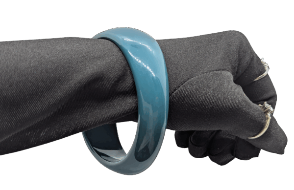 Vintage Teal Blue Lucite Bangle – Bold Mid-Century Minimalism Vintage Teal Blue Lucite Bangle – Bold Mid-Century Minimalism