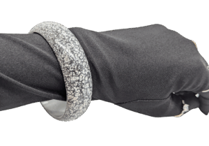 Vintage Marbled Black & Grey Bangle – Mid-Century Modern Chic