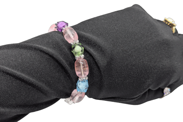 Vintage Multi-Colour Acrylic Bead Stretch Bracelet Vintage Multi-Colour Acrylic Bead Stretch Bracelet