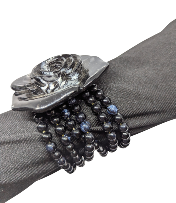 Vintage Black Beaded Stretch Bracelet with Acrylic Rose – Late 20th Century