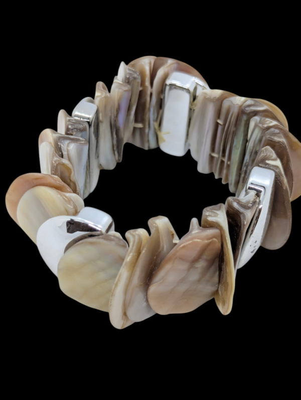 Pearlescent Beachy Disc Stretch Bracelet – Neutral Tones Pearlescent Beachy Disc Stretch Bracelet – Neutral Tones